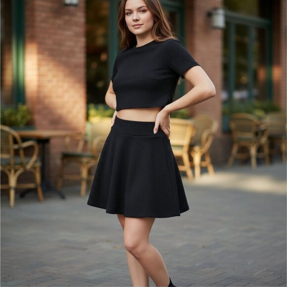 Charlotte Russe ✦ Black Textured Skater Skirt ✦ Flared Knit Mini NWT Size S - Picture 1 of 7
